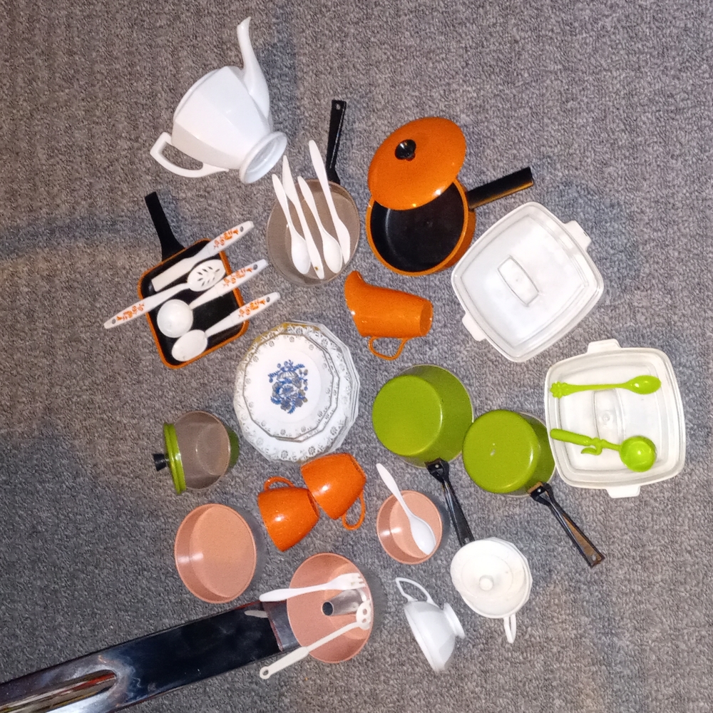 **VINTAGE** Toy KITCHEN/cooking/baking & Tableware Combo Set **@See Pics**